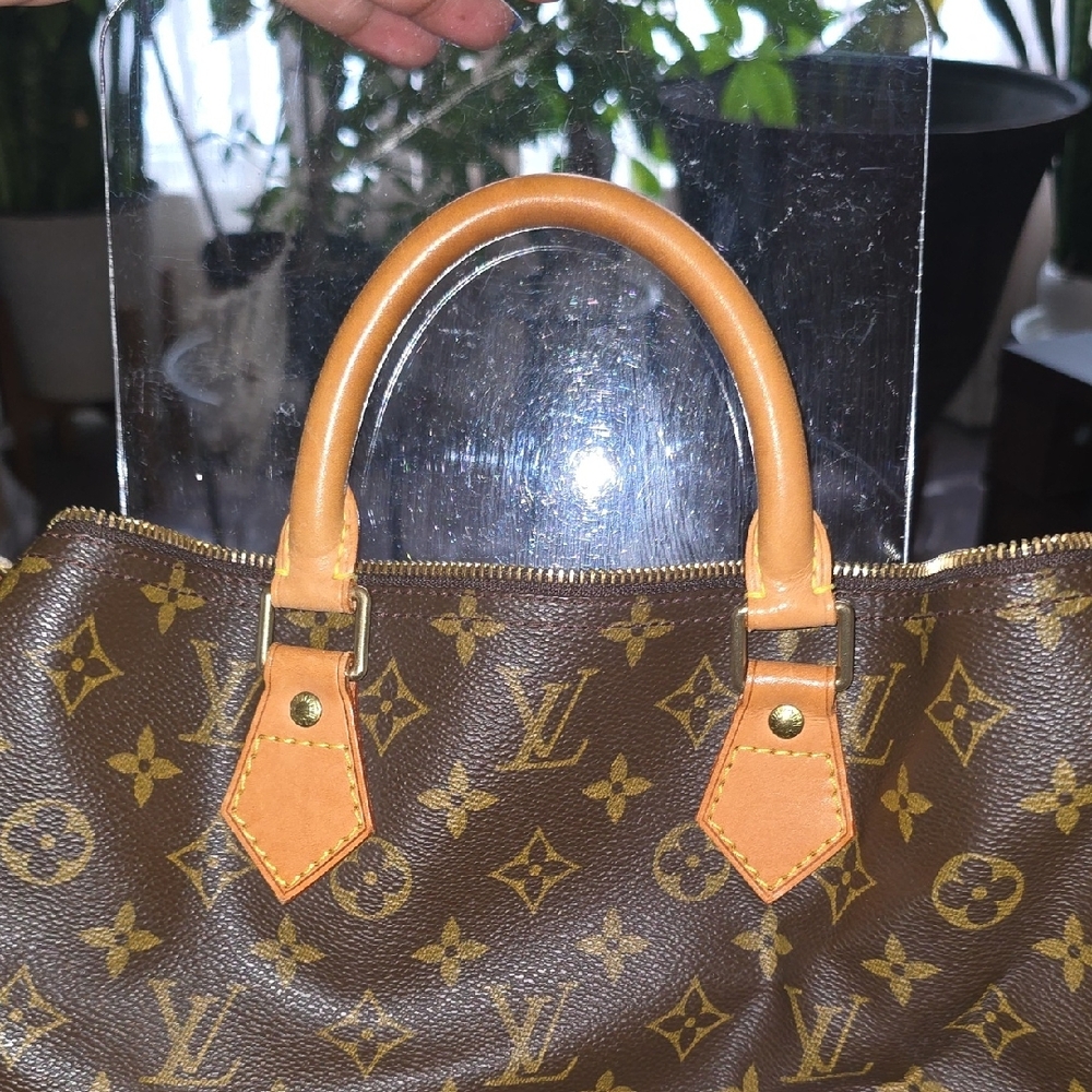 Louis Vuitton Monogram Canvas Speedy 40 - Picture 10 of 17